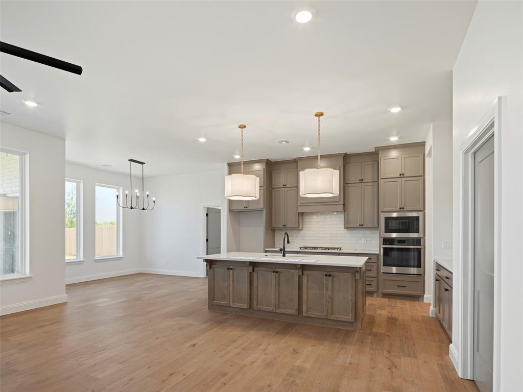 7809 Nw 163rd Street Property Photo 4