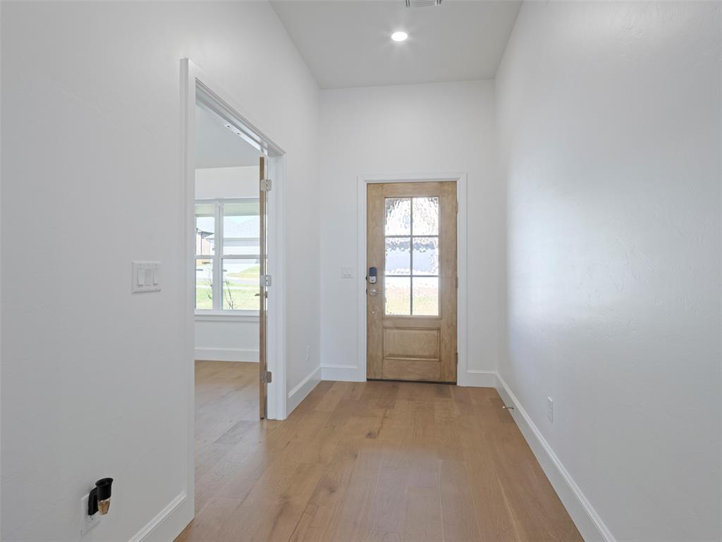 16301 Dakota Drive Property Photo 5