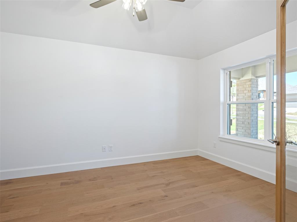 16301 Dakota Drive Property Photo 6