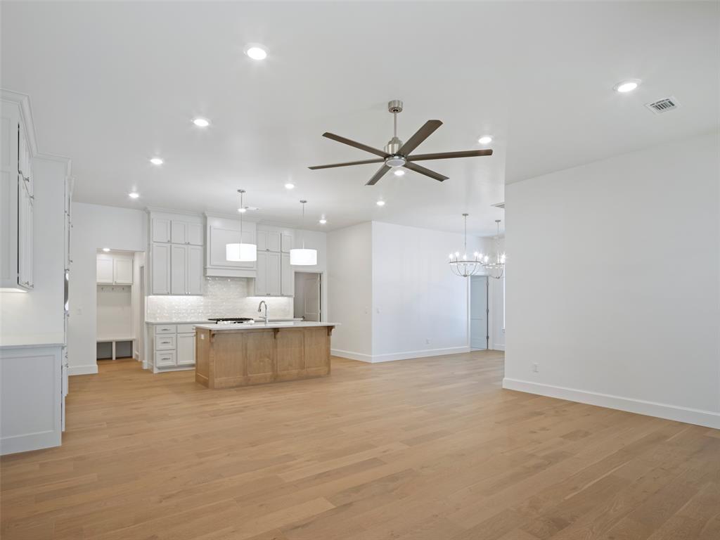 16301 Dakota Drive Property Photo 9