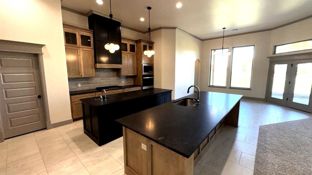 8109 Nw 146th Street Property Photo 14