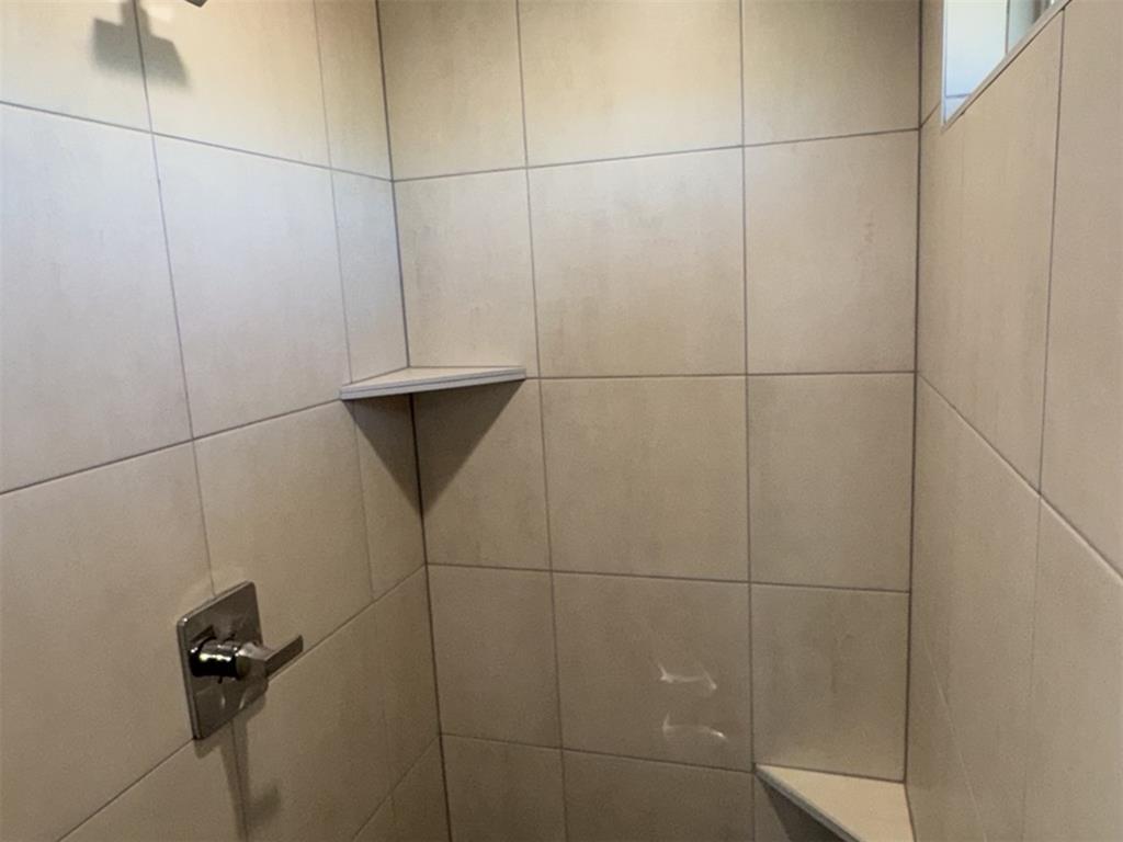 8109 Nw 146th Street Property Photo 29