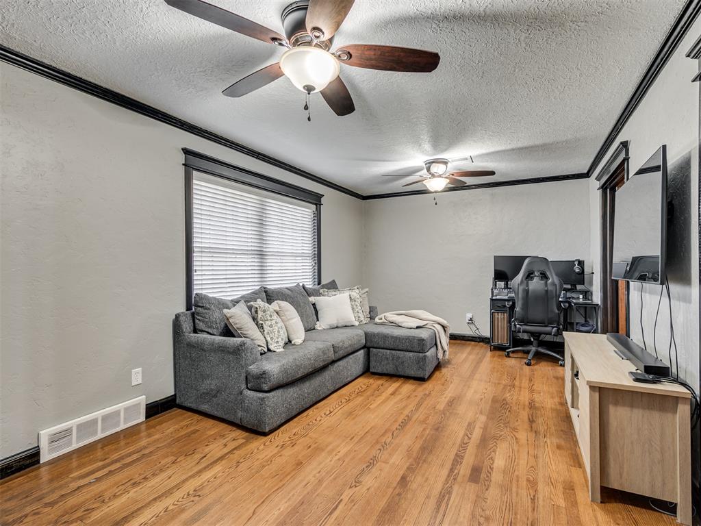 2104 Clary Drive Property Photo 6