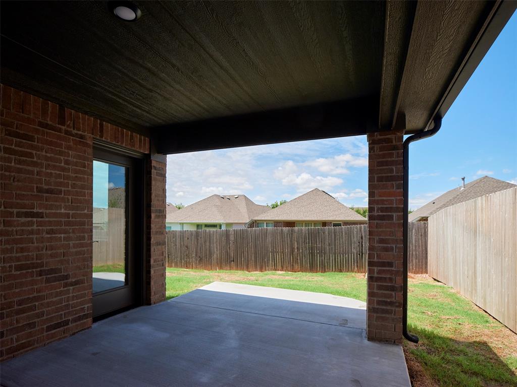 16305 Dakota Drive Property Photo 4
