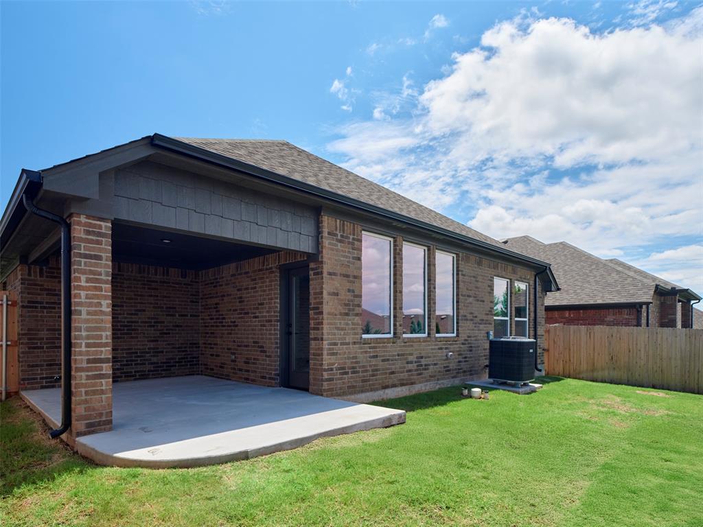16305 Dakota Drive Property Photo 5