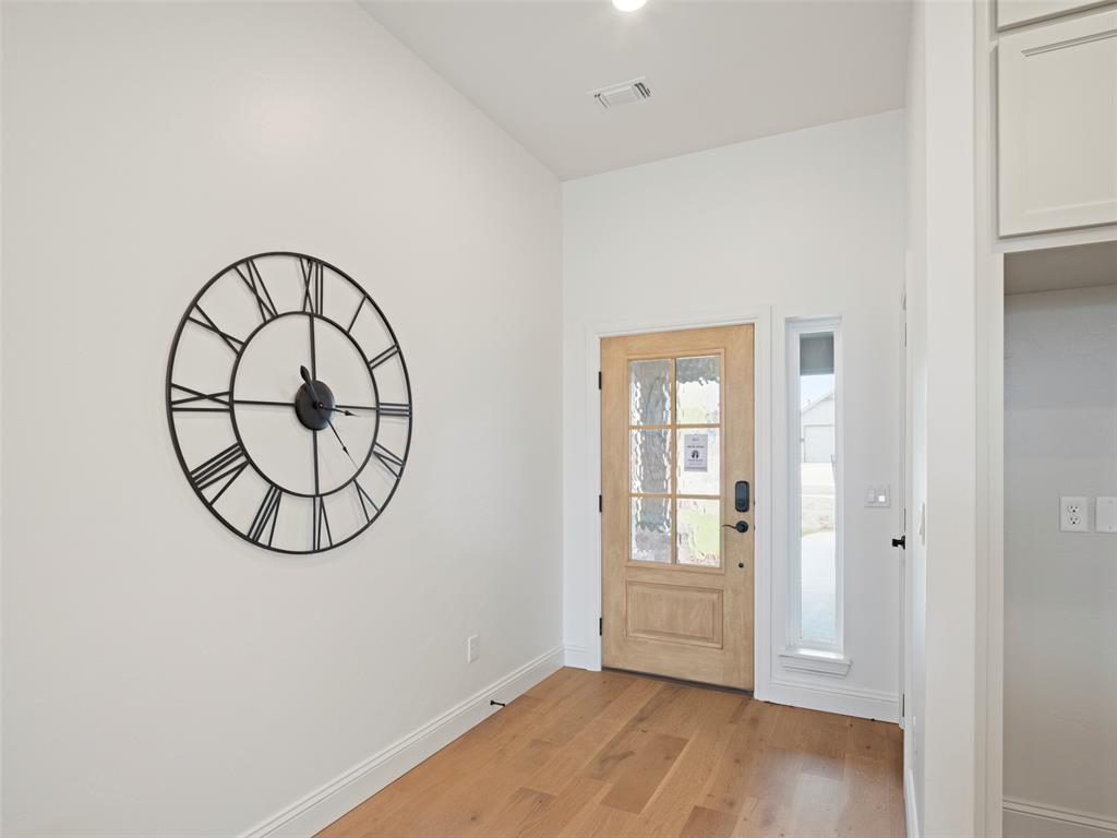 16305 Dakota Drive Property Photo 11