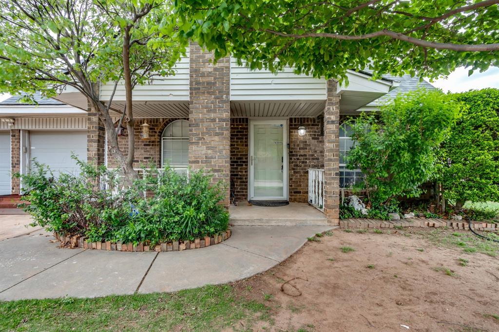 611 Linda Lane Property Photo 1