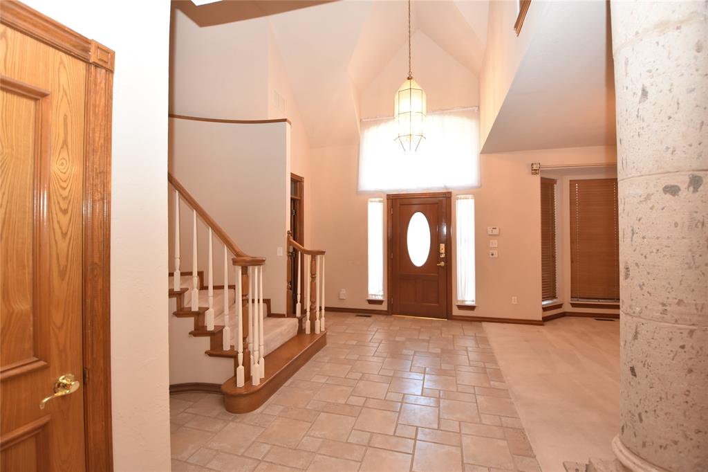 12608 Redstone Court Property Photo 5