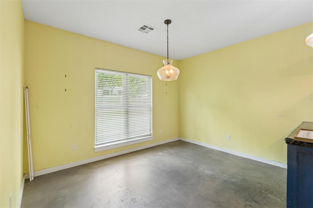 551 W 9th Avenue Property Photo 10