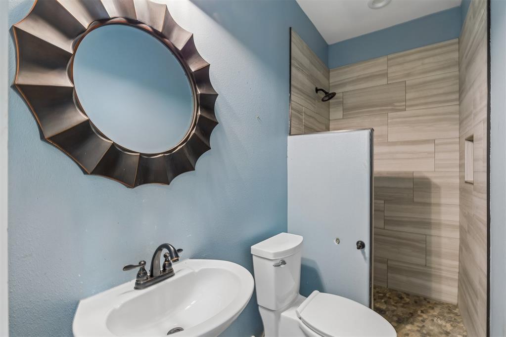 551 W 9th Avenue Property Photo 33