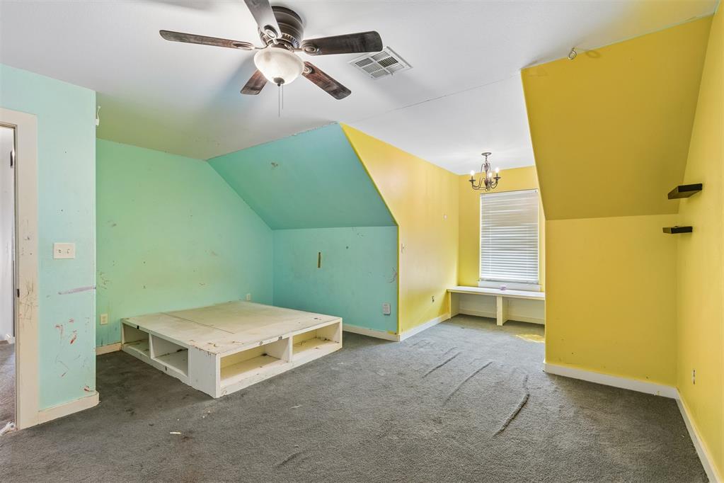 551 W 9th Avenue Property Photo 38