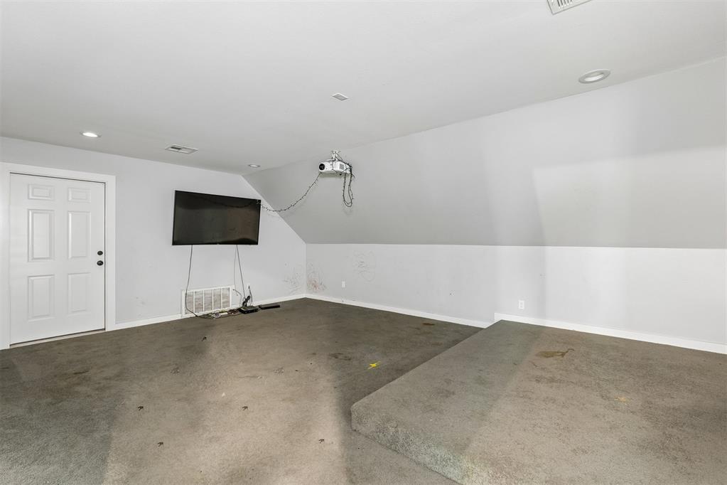551 W 9th Avenue Property Photo 41