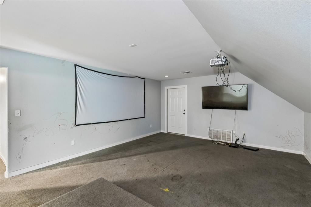 551 W 9th Avenue Property Photo 42