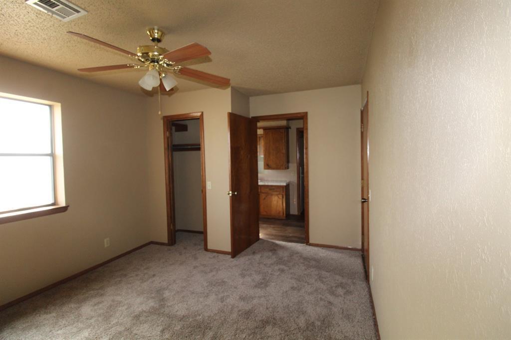 300 N Rush Avenue Property Photo 6
