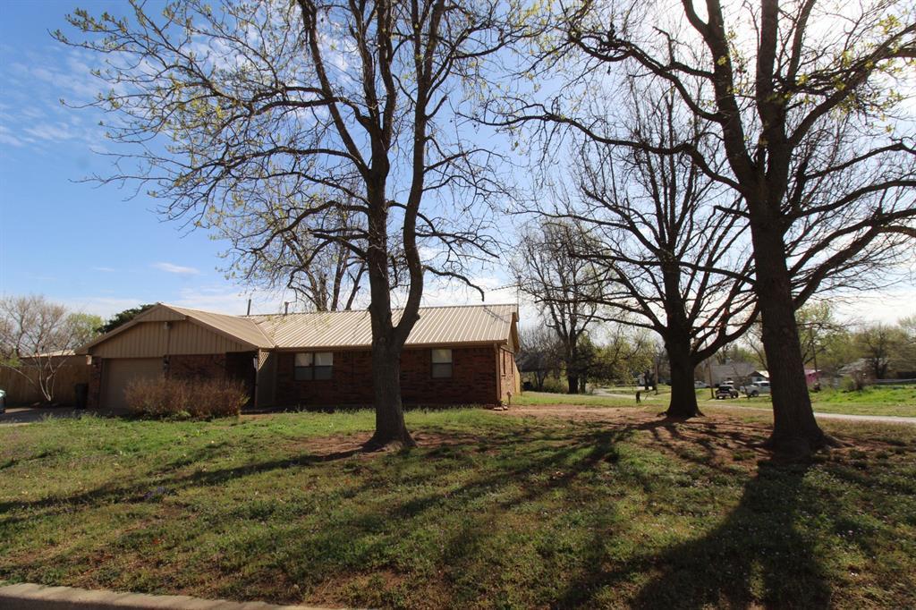 300 N Rush Avenue Property Photo 9