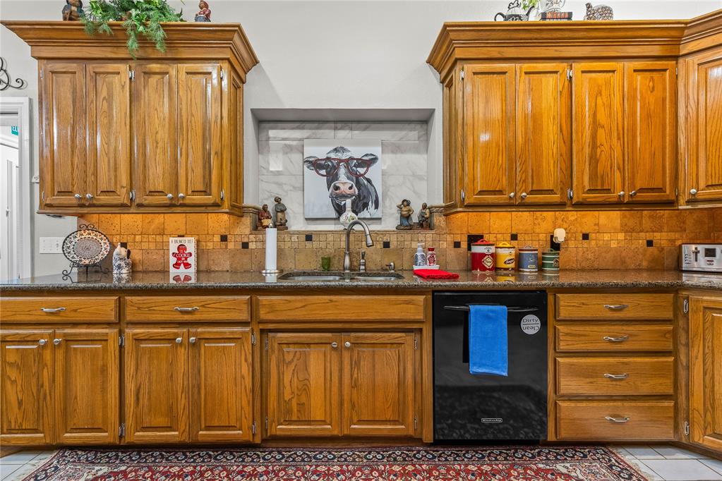 416 Fieldcrest Drive Property Photo 15