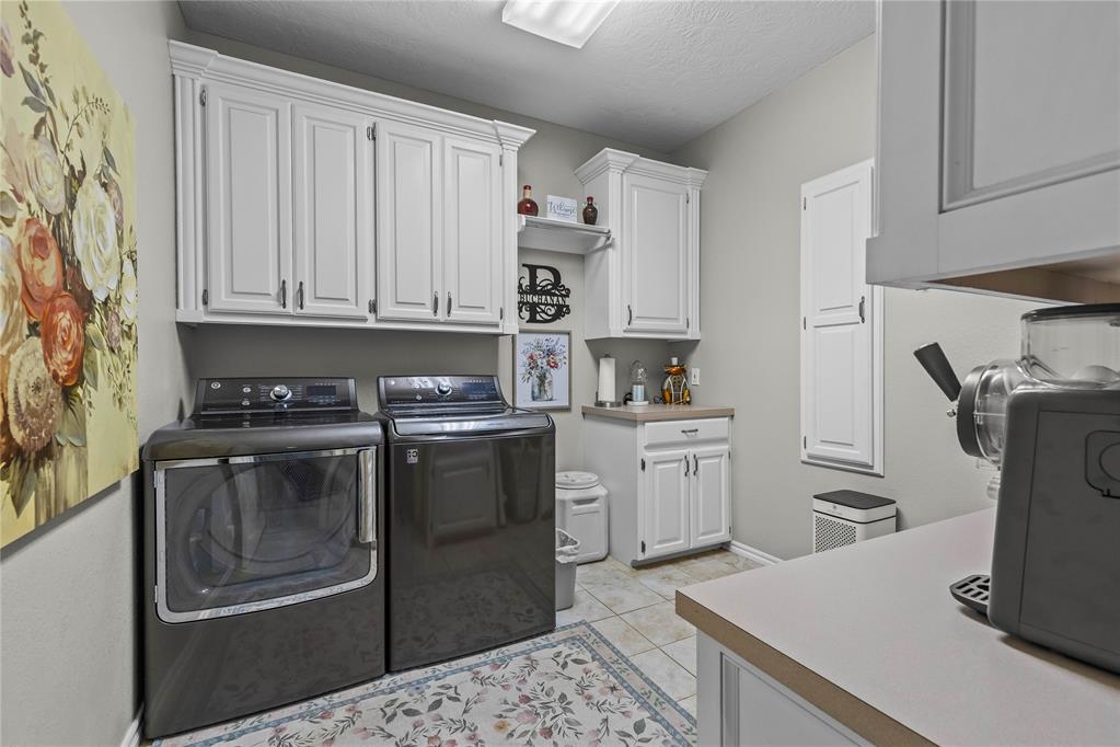 416 Fieldcrest Drive Property Photo 18