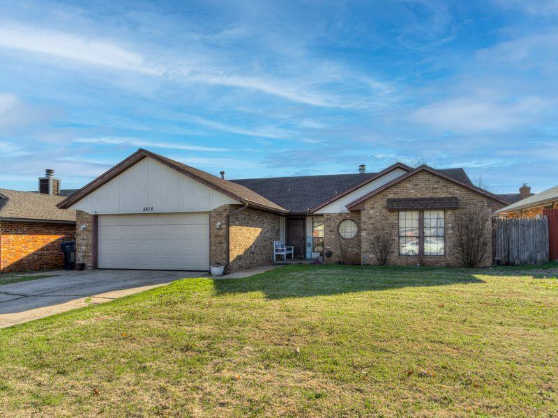 8816 Dena Lane Property Photo 3