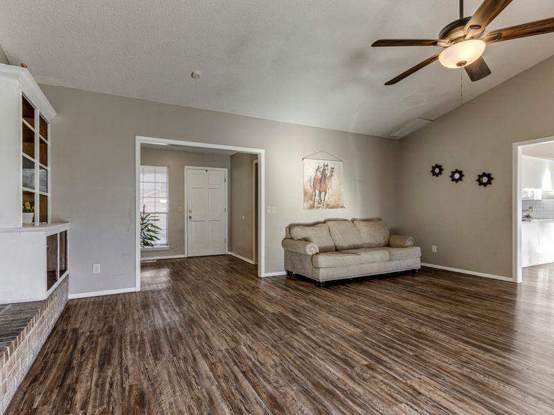 8816 Dena Lane Property Photo 8