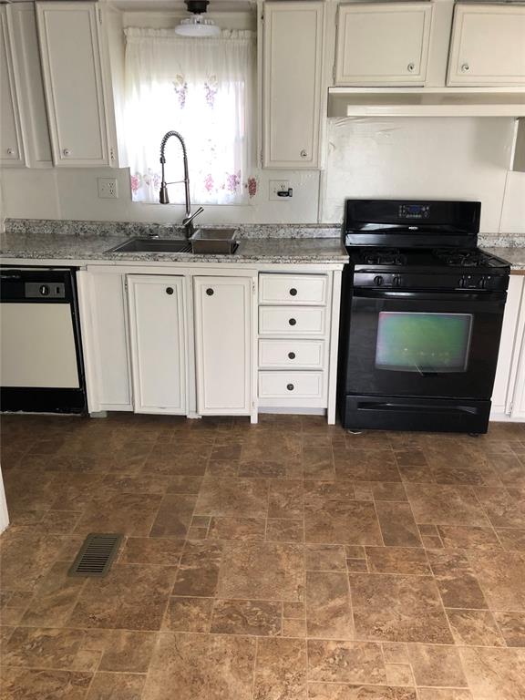 26190 Ash Lane Property Photo 12
