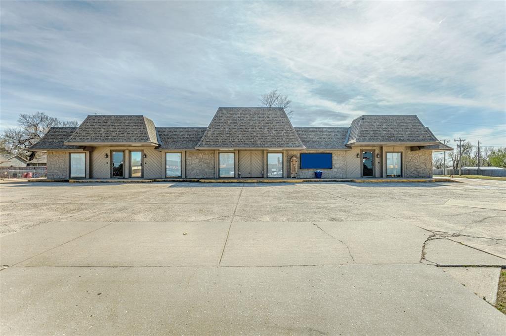 1700 E State Highway 152 Property Photo 1