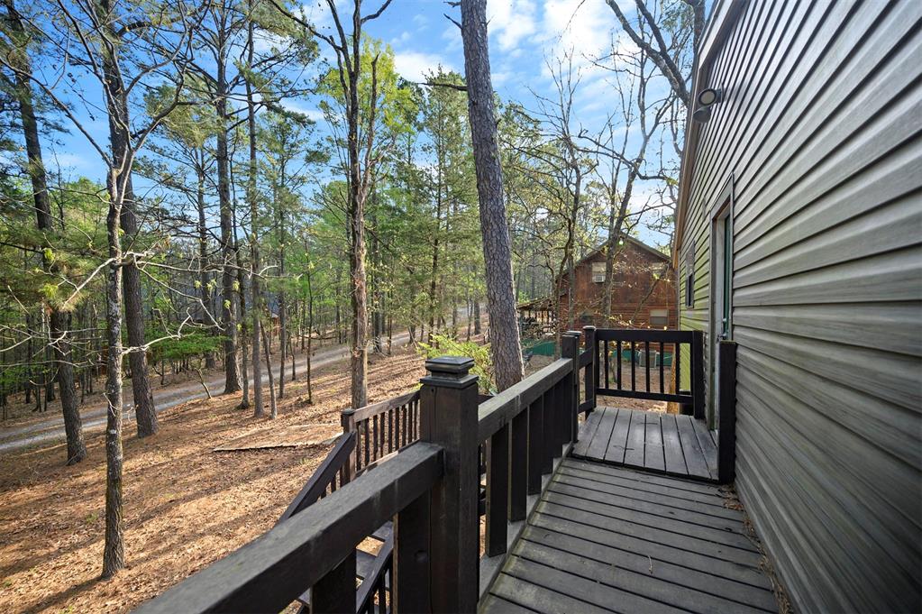 143 Split Shot Circle Property Photo 16