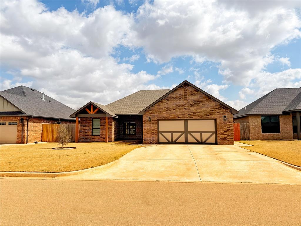 2712 Land Run Street Property Photo 2