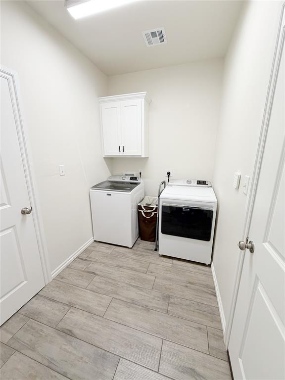 2712 Land Run Street Property Photo 23