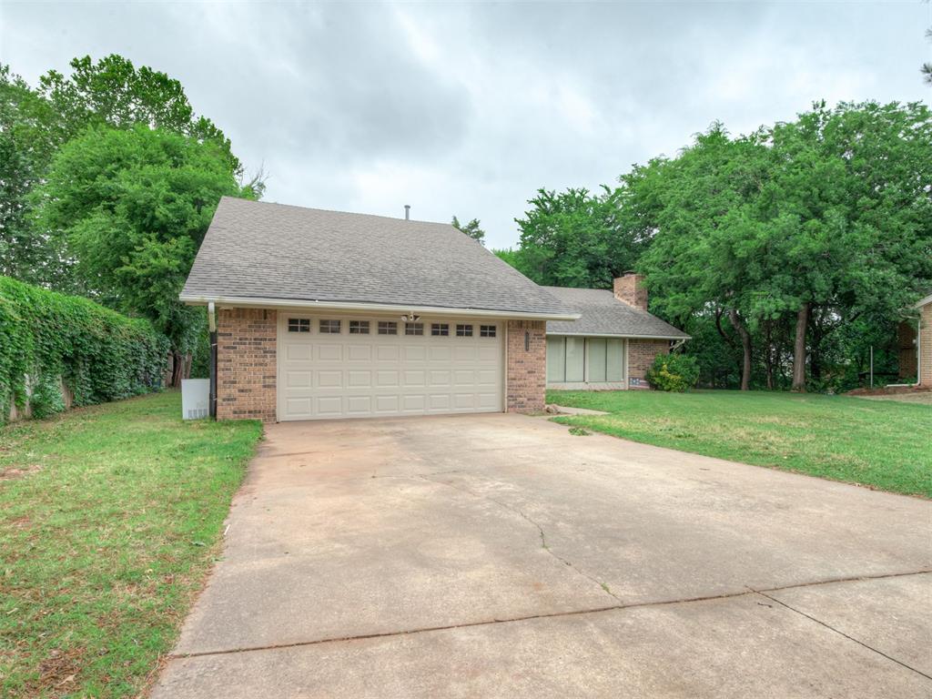 2319 Bent Trail Circle Property Photo 3