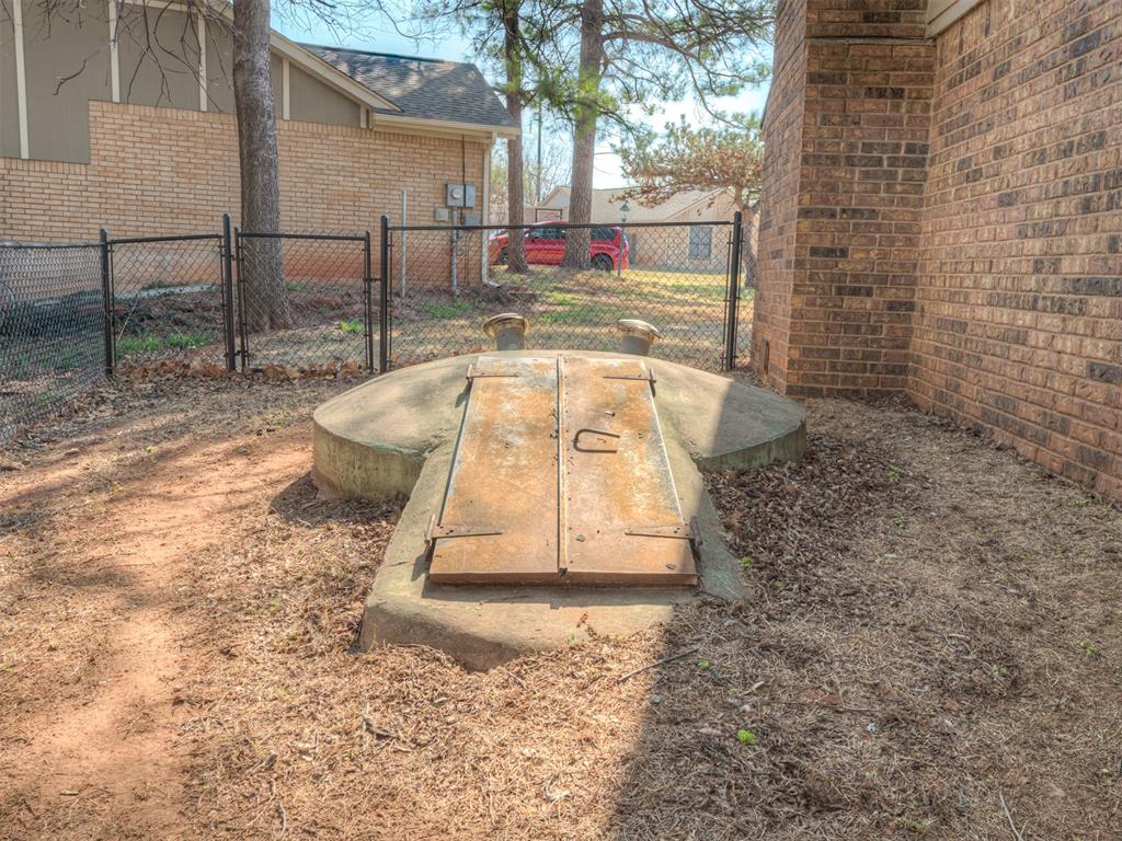 2319 Bent Trail Circle Property Photo 41