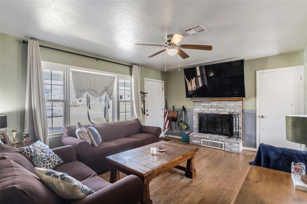 1815 N Bell Avenue Property Photo 6