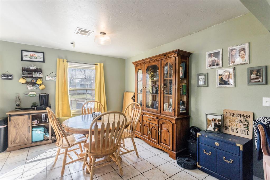 1815 N Bell Avenue Property Photo 17