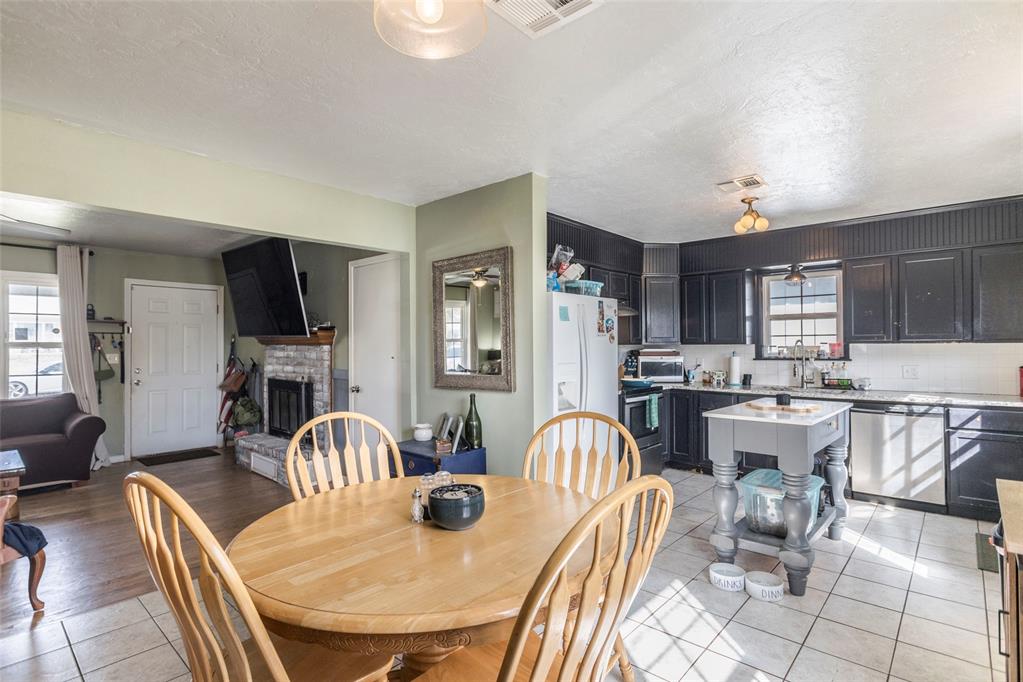 1815 N Bell Avenue Property Photo 18