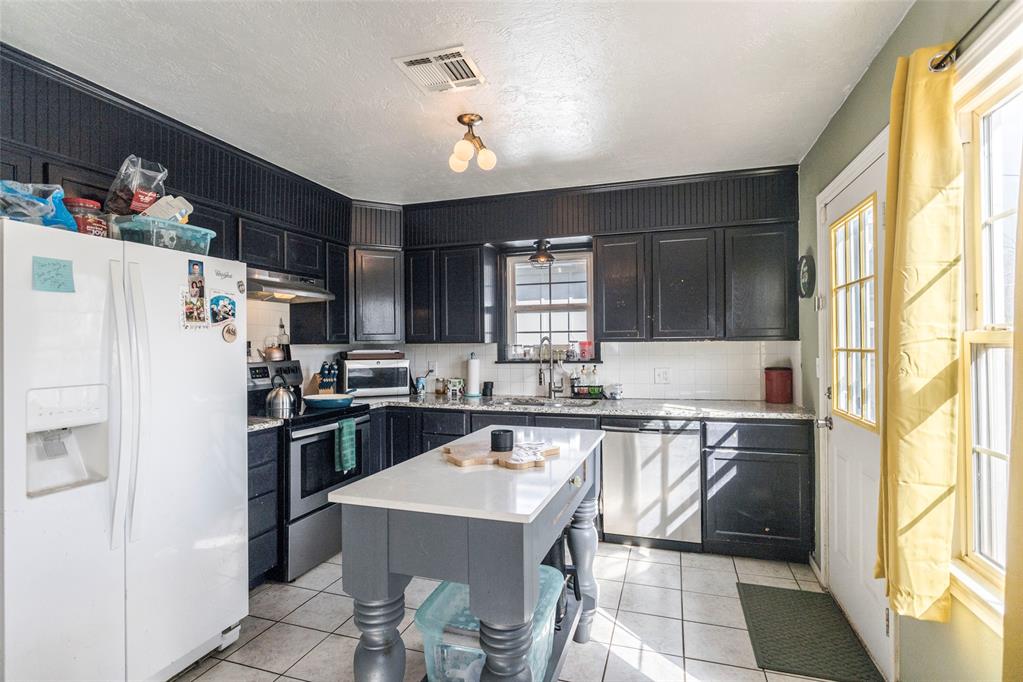 1815 N Bell Avenue Property Photo 20