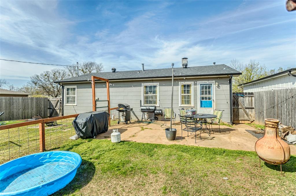 1815 N Bell Avenue Property Photo 23