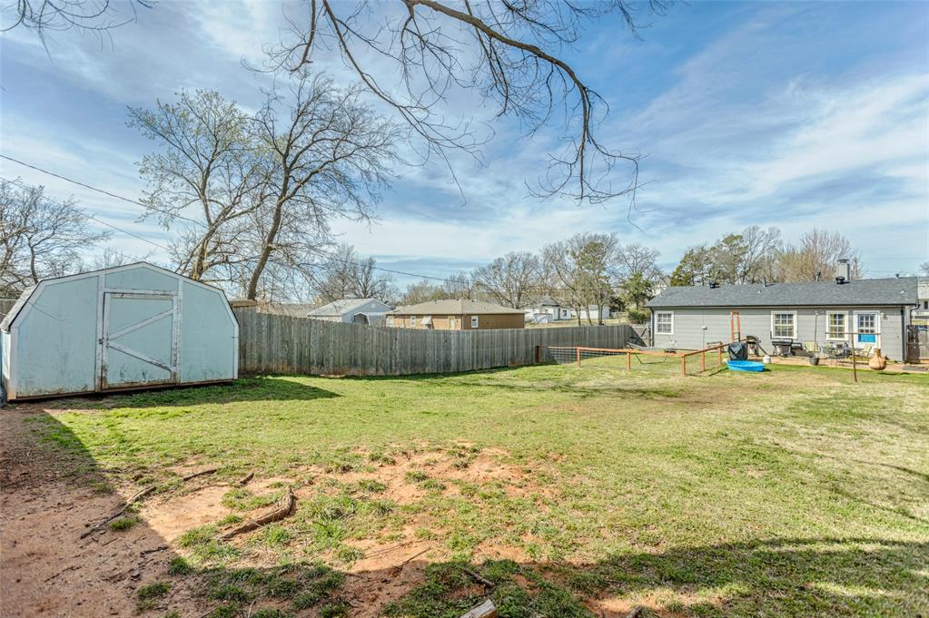 1815 N Bell Avenue Property Photo 24