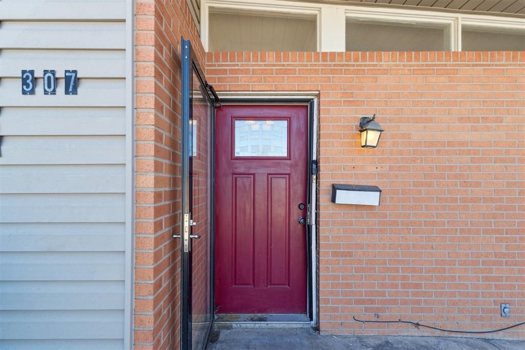 307 Fairview Avenue Property Photo 5