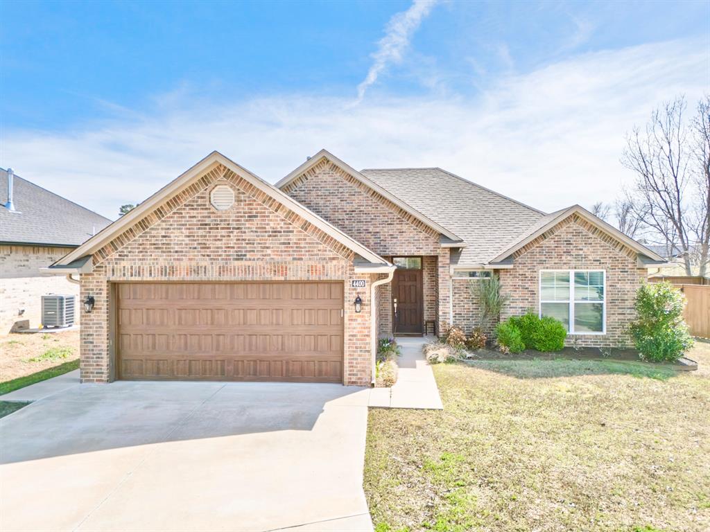 4400 Peach Tree Property Photo 1