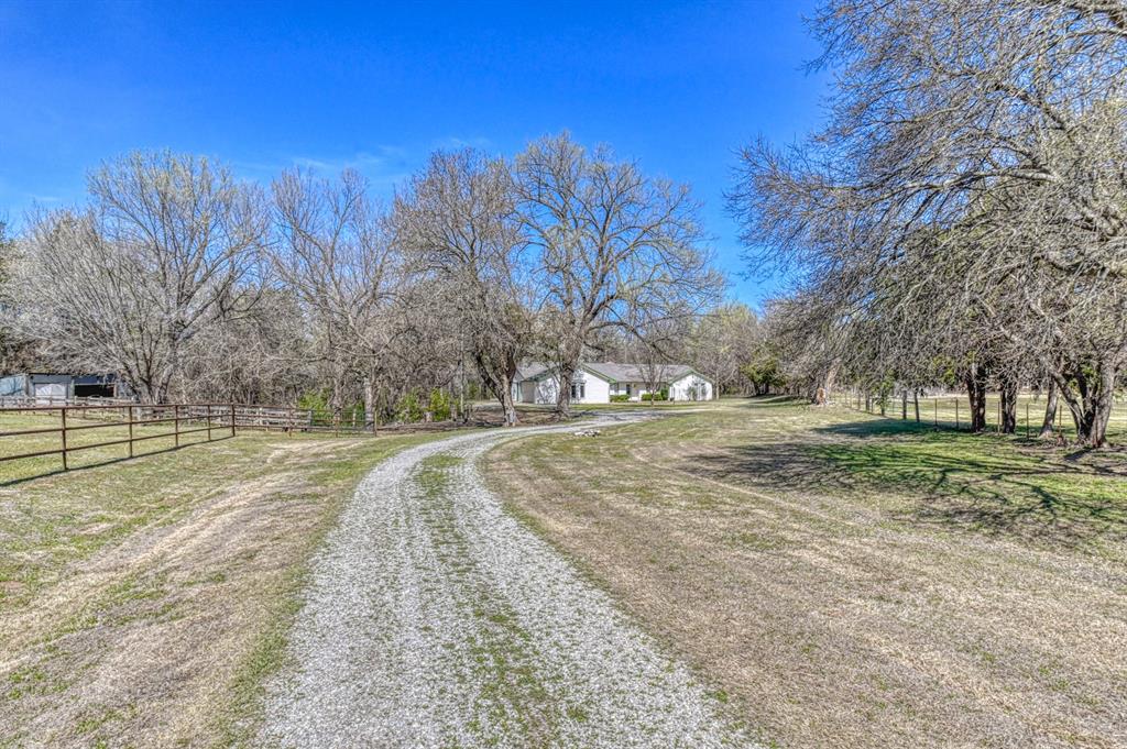 1609 E Post Oak Road Property Photo 3