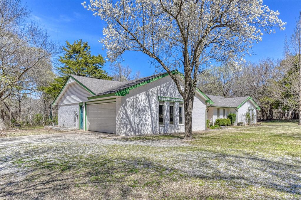 1609 E Post Oak Road Property Photo 4