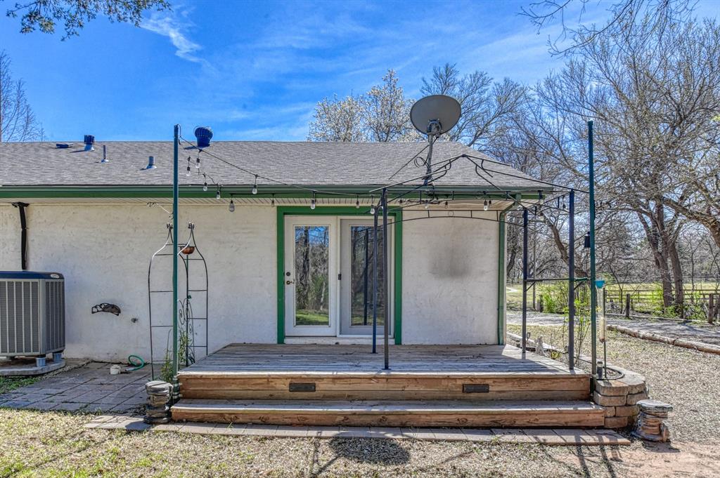 1609 E Post Oak Road Property Photo 7