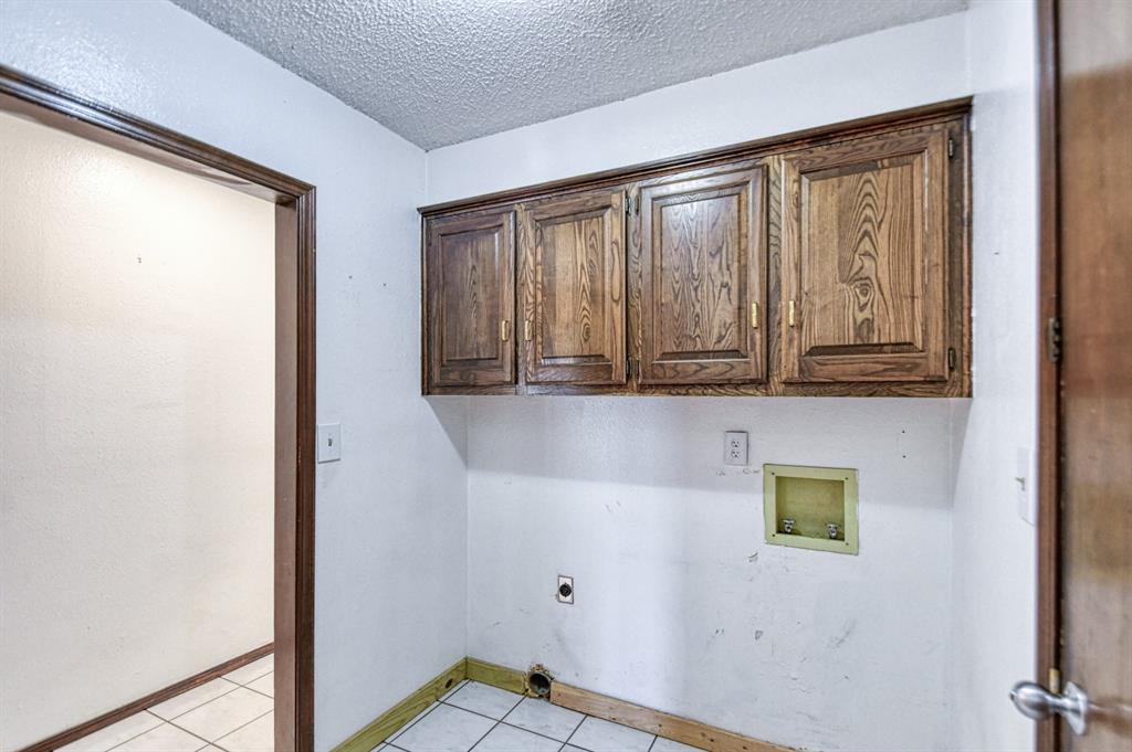 1609 E Post Oak Road Property Photo 19