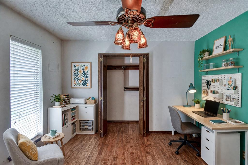 1609 E Post Oak Road Property Photo 34