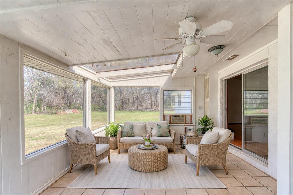 1609 E Post Oak Road Property Photo 35