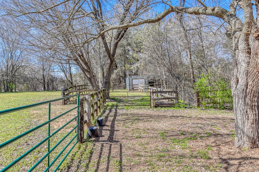 1609 E Post Oak Road Property Photo 42