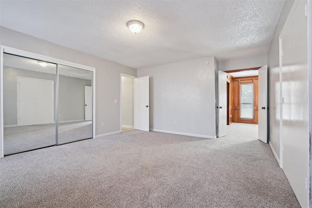 9125 Nw 99th Place Property Photo 14