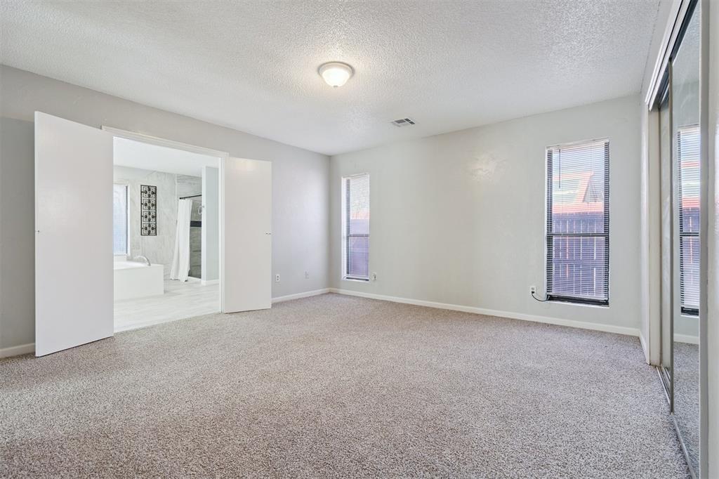 9125 Nw 99th Place Property Photo 16