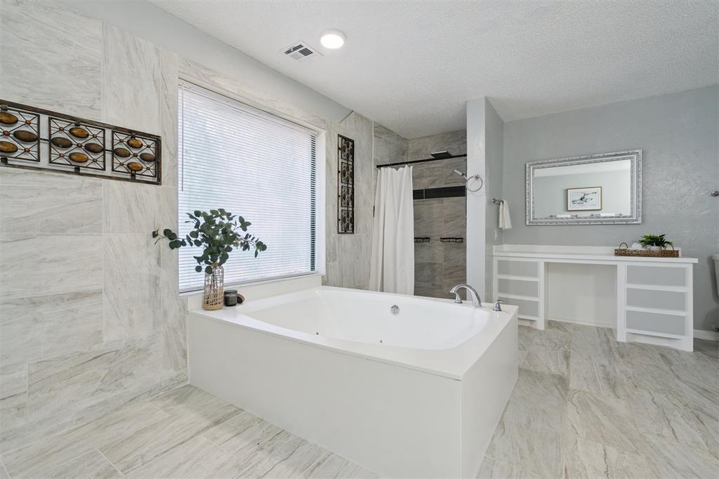 9125 Nw 99th Place Property Photo 19