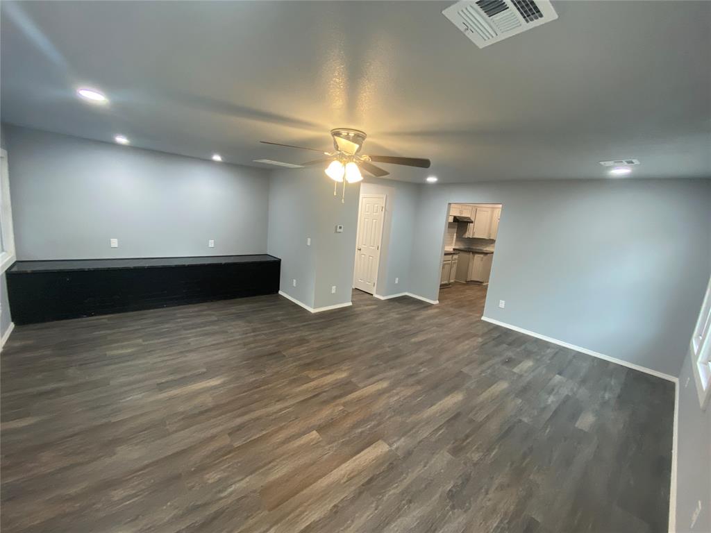 1201 Timmons Street Property Photo 4