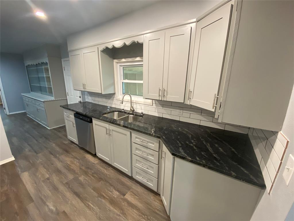 1201 Timmons Street Property Photo 6